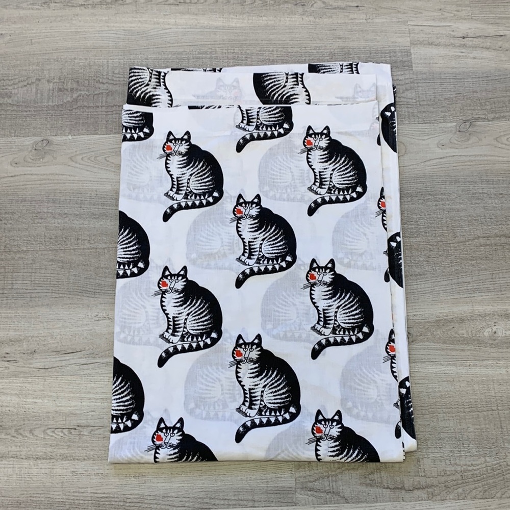 Marlborough Muslin Vintage Cat Sheet Twin Size Black White Red Fabric Kiblan Cat